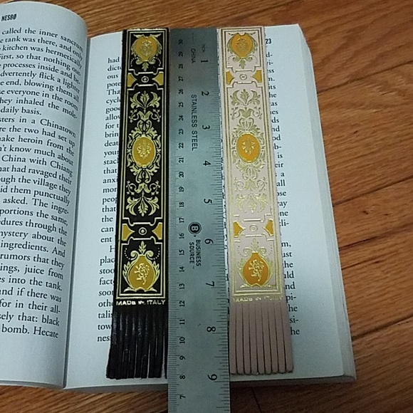 2 leather bookmarks - Picture 6 of 6